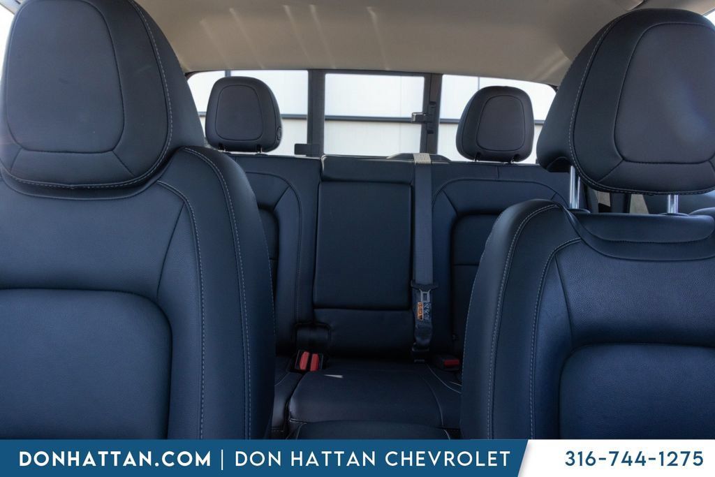 Used 2022 Chevrolet Colorado LT w/ Luxury Package AWD/4WD image 17