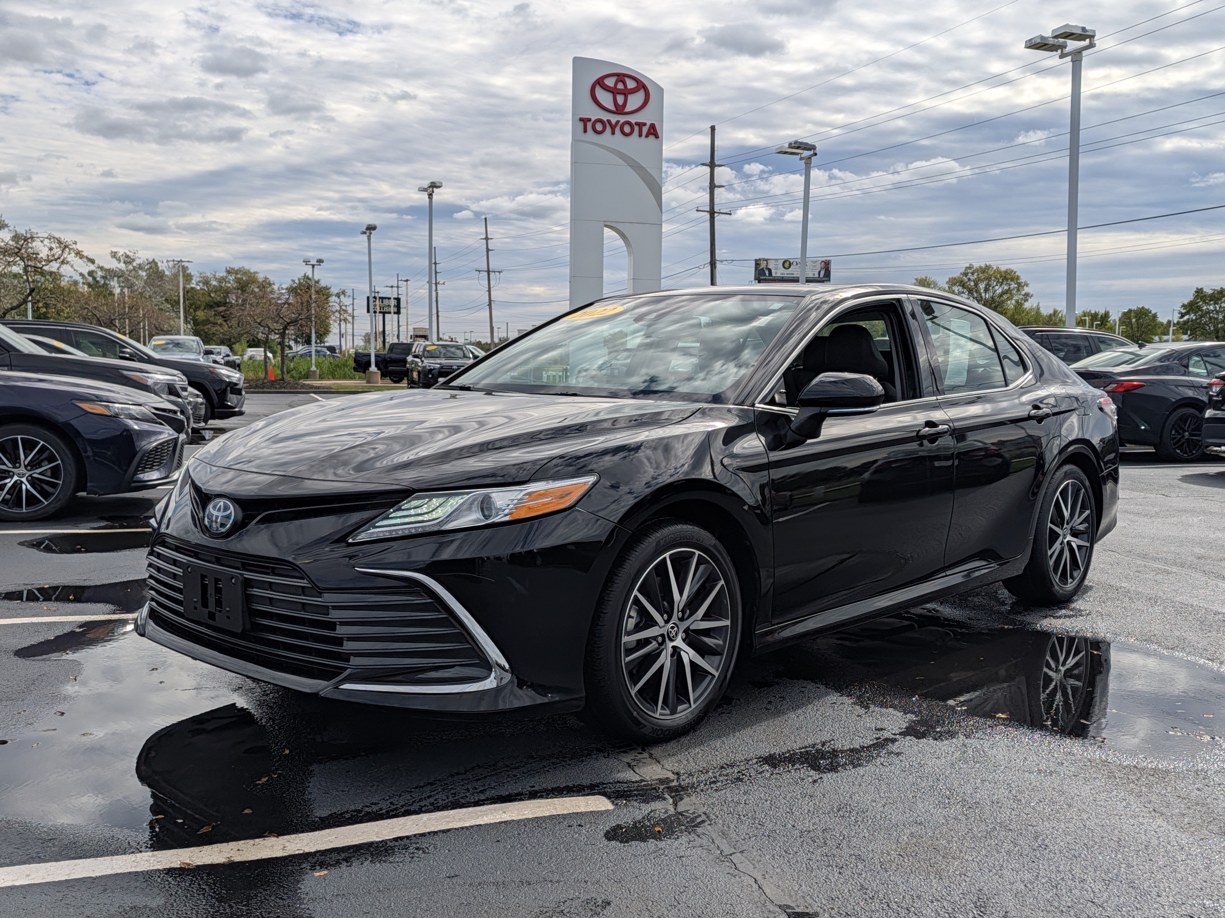Certified 2022 Toyota Camry XLE w/ Cold Weather Package FWD image 4