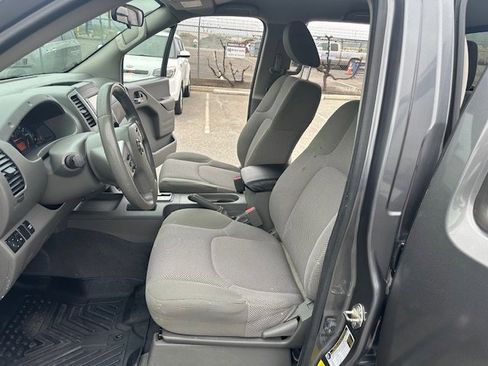 Used 2019 Nissan Frontier SV image 21