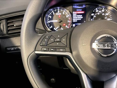 Used 2017 Nissan Rogue Sport SV AWD/4WD image 24