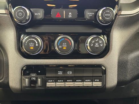 Used 2025 RAM 3500 Tradesman w/ Chrome Appearance Group AWD/4WD image 35