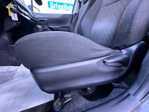 Used 2014 Toyota Yaris L FWD image 13