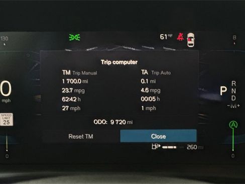 Used 2025 Volvo XC60 B5 Plus image 31