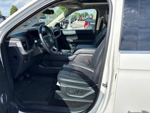 Used 2023 Ford Expedition XLT AWD/4WD image 20