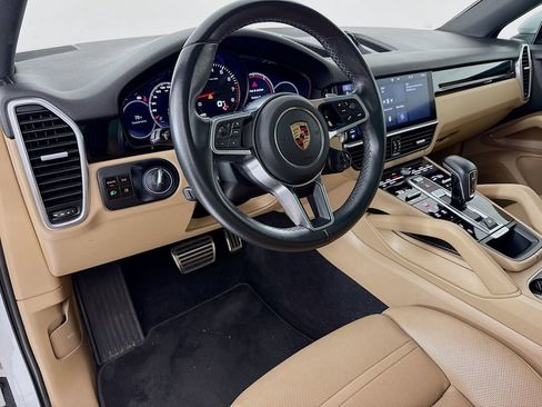 Certified 2020 Porsche Cayenne S AWD/4WD image 4