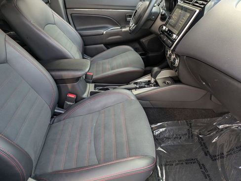 Used 2025 Mitsubishi Outlander Sport SE AWD/4WD image 28