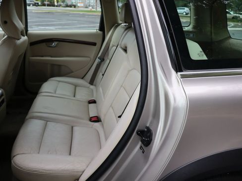 Used 2011 Volvo XC70 T6 image 20