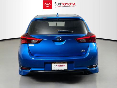 Used 2017 Toyota Corolla iM image 5