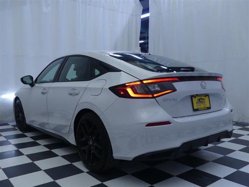 Used 2025 Honda Civic Sport image 4