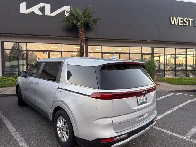 Used 2022 Kia Carnival LX FWD image 2