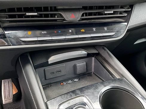 Used 2024 Buick Envision Sport Touring AWD/4WD image 20