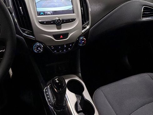 Used 2018 Chevrolet Cruze LS FWD image 13