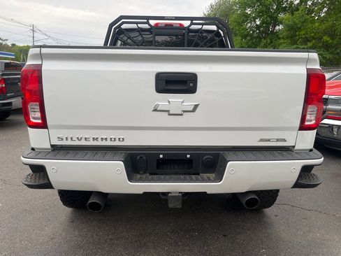Used 2017 Chevrolet Silverado 1500 LTZ Z71 w/ LTZ Plus Package AWD/4WD image 4