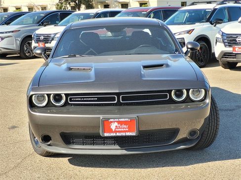 Used 2022 Dodge Challenger SXT image 3