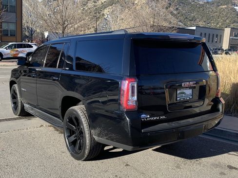 Used 2019 GMC Yukon XL SLT w/ Graphite Performance Edition image 5