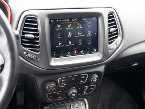 Used 2017 Jeep Compass Trailhawk w/ Leather Interior Group AWD/4WD image 3