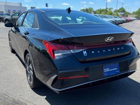 Certified 2024 Hyundai Elantra SEL w/ Convenience Package FWD image 3