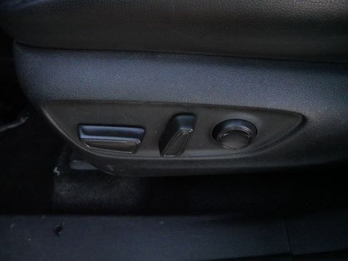 Certified 2024 Toyota Highlander XLE image 20