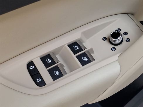 Used 2024 Audi Q5 2.0T Premium image 16