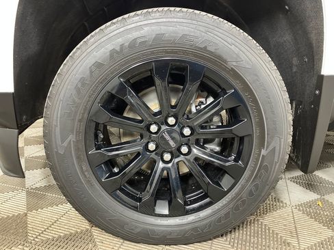 Used 2022 GMC Canyon Elevation Standard image 11