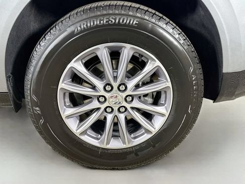 Used 2024 Buick Enclave Essence w/ Technology Package FWD image 31