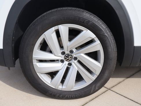Used 2023 Volkswagen Atlas Cross Sport SE FWD image 27