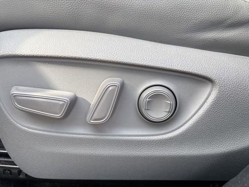 Used 2020 Toyota Highlander Platinum image 13