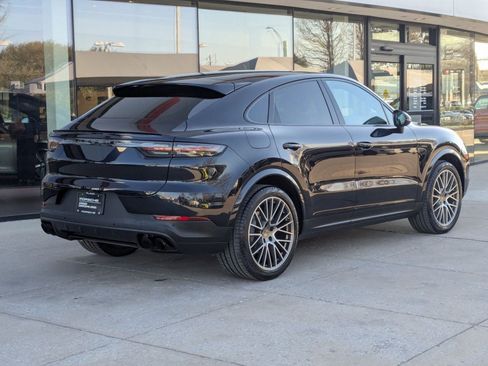 Certified 2023 Porsche Cayenne Coupe image 9