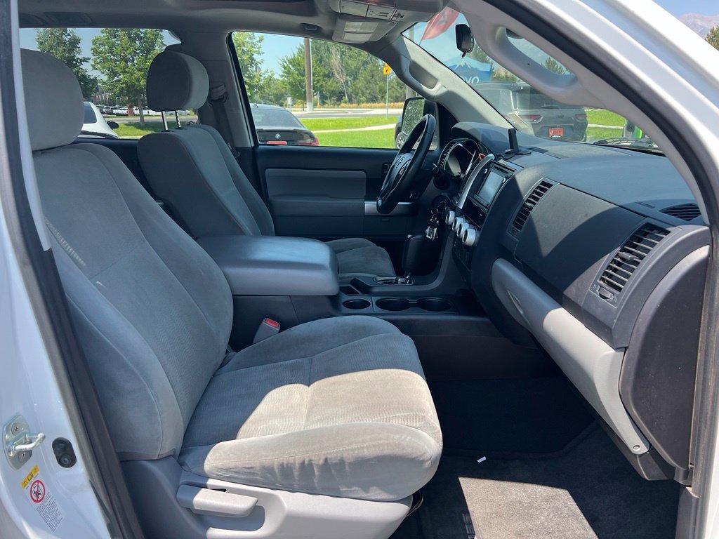 Used 2019 Toyota Sequoia SR5 AWD/4WD image 15