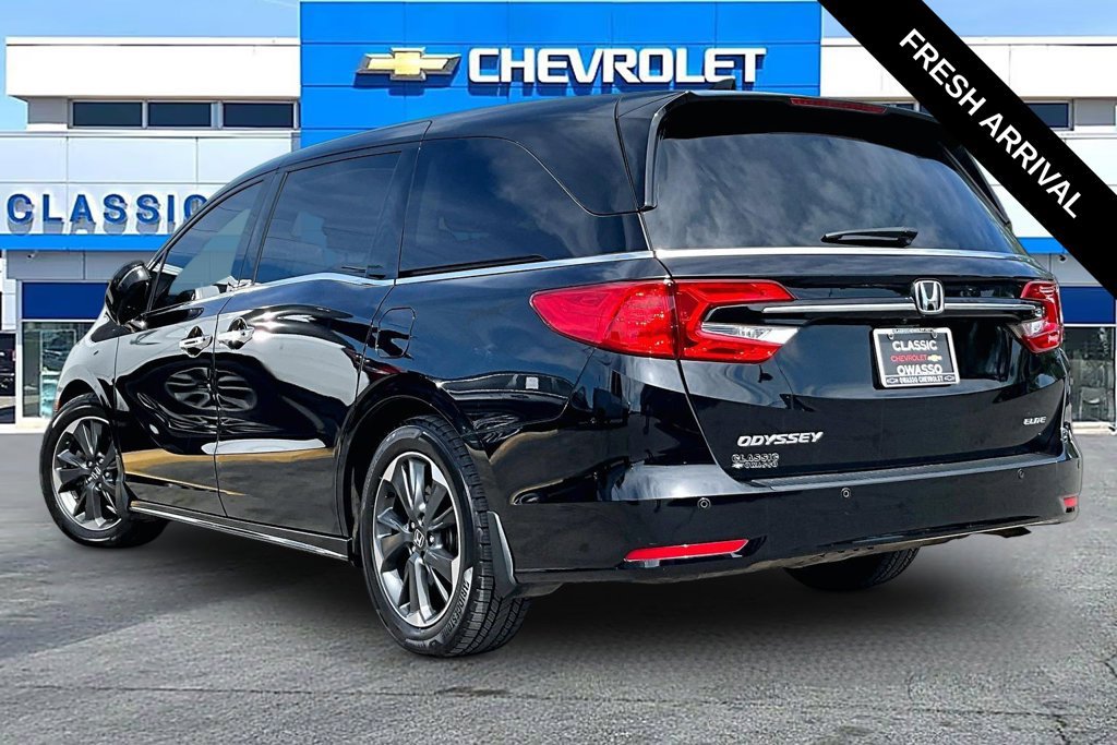 Used 2023 Honda Odyssey Elite image 3