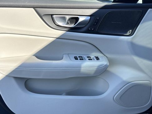 Used 2024 Volvo S60 B5 Ultimate w/ Climate Package image 23