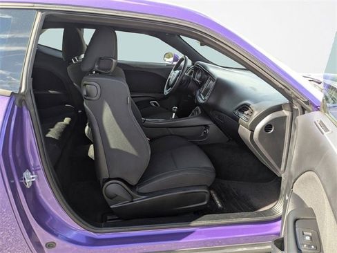 Used 2016 Dodge Challenger R/T image 18