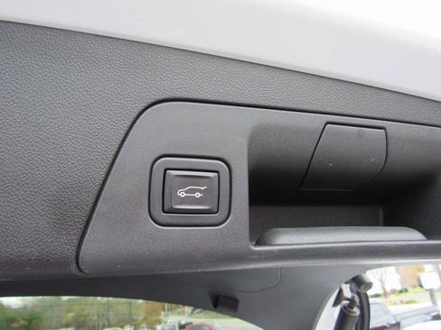 Used 2021 Buick Envision Essence w/ Sport Touring Package image 26