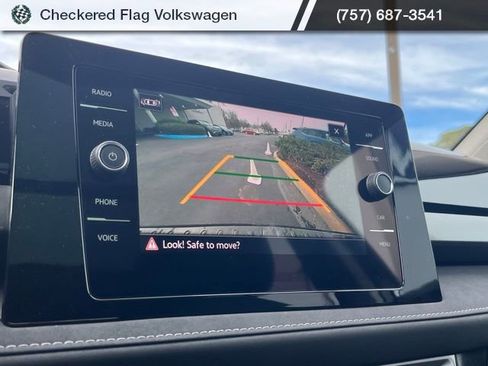 New 2026 Volkswagen Taos SE image 38