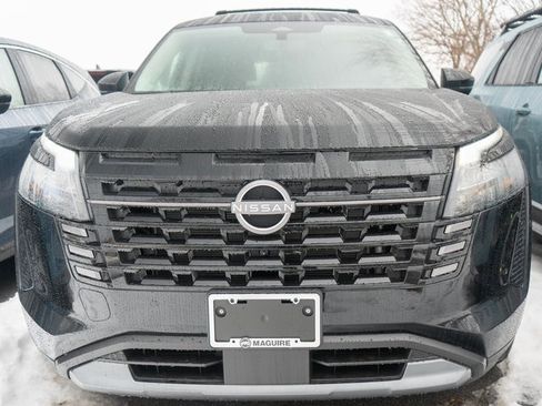 New 2026 Nissan Pathfinder SL image 2