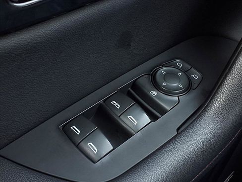 Used 2021 Chevrolet Blazer RS w/ Enhanced Convenience Package image 19