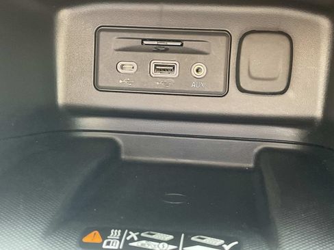 Used 2024 Chevrolet Equinox Premier FWD image 30