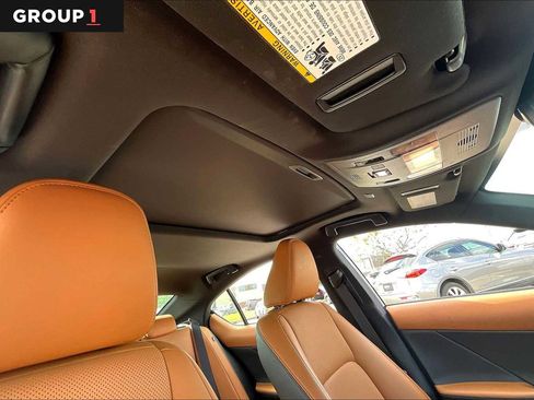 Used 2025 Lexus IS 300 w/ Comfort Package image 11