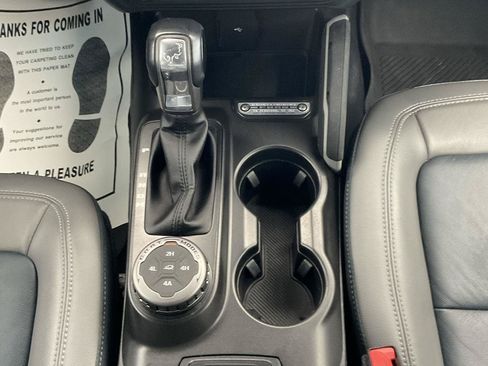 Used 2022 Ford Bronco Outer Banks w/ Sasquatch Package AWD/4WD image 18