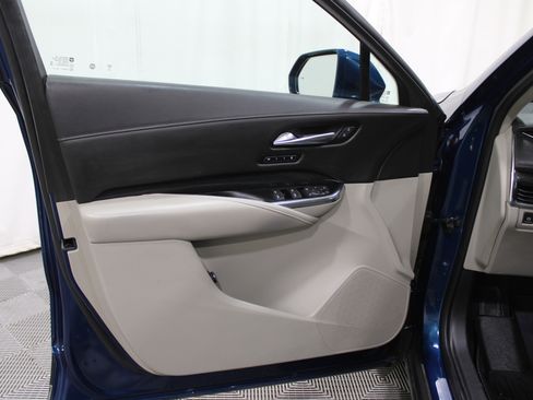 Used 2019 Cadillac XT4 Premium Luxury image 6