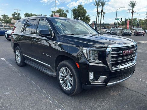 Used 2023 GMC Yukon SLT w/ SLT Luxury Package AWD/4WD image 7