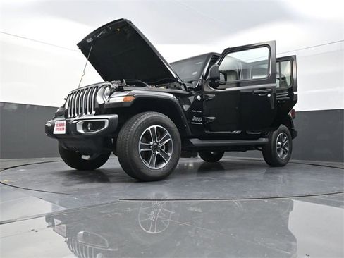 Used 2023 Jeep Wrangler Unlimited Sahara w/ Cold Weather Group image 37
