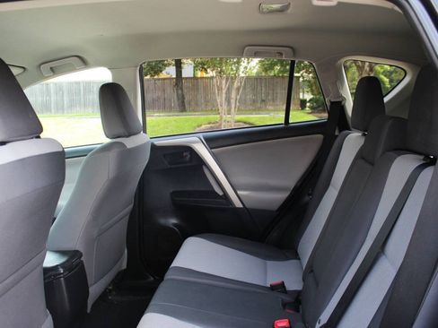 Used 2014 Toyota RAV4 LE FWD image 12