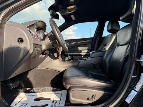 Used 2014 Chrysler 300 image 13