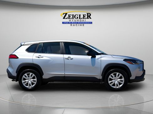 Used 2023 Toyota Corolla Cross L AWD/4WD image 8