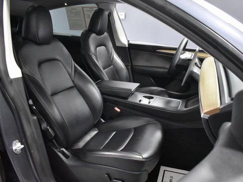 Used 2023 Tesla Model Y Long Range image 14