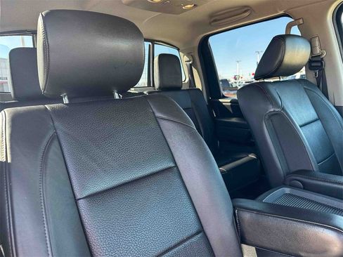 Used 2014 Nissan Titan SL image 22