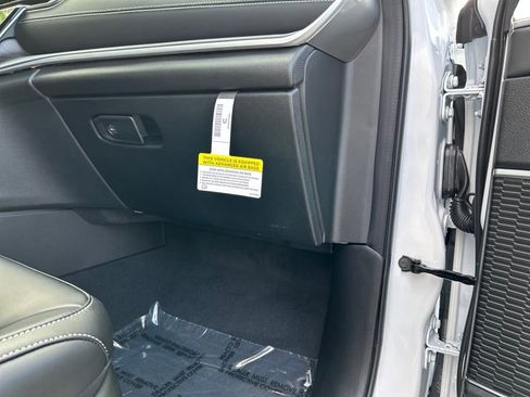 New 2025 Jeep Grand Cherokee Limited w/ Black Appearance Package image 27