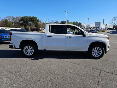 Used 2020 Chevrolet Silverado 1500 Custom w/ Custom Value Package image 10