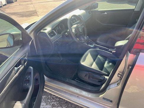 Used 2014 Volkswagen Jetta SE image 9